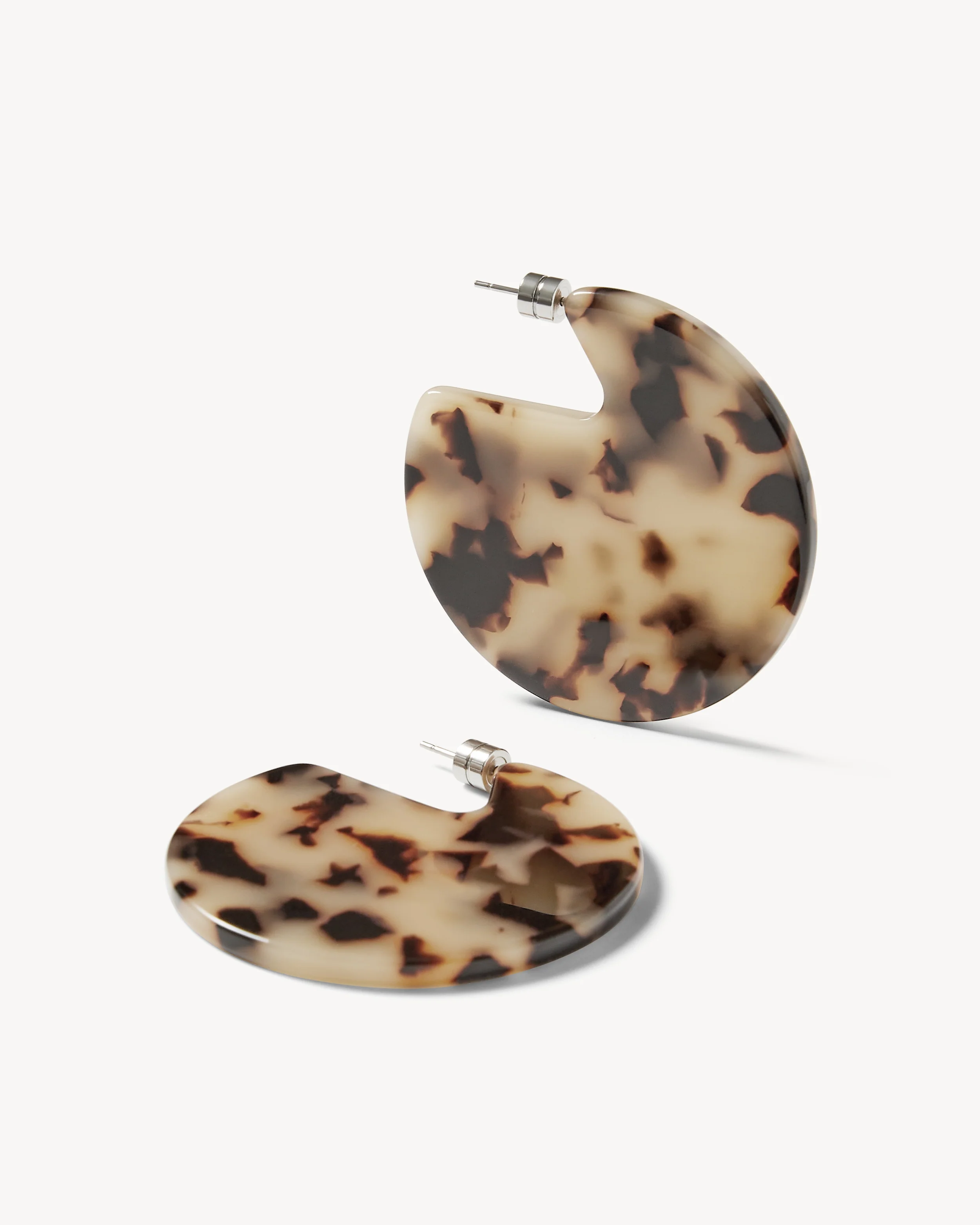 Clare Earrings in Blonde Tortoise - Image 3