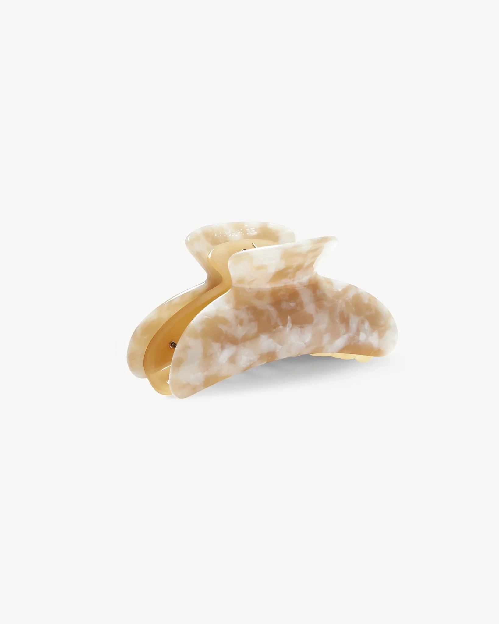 Grande Heirloom Claw in Taupe Shell - Image 2