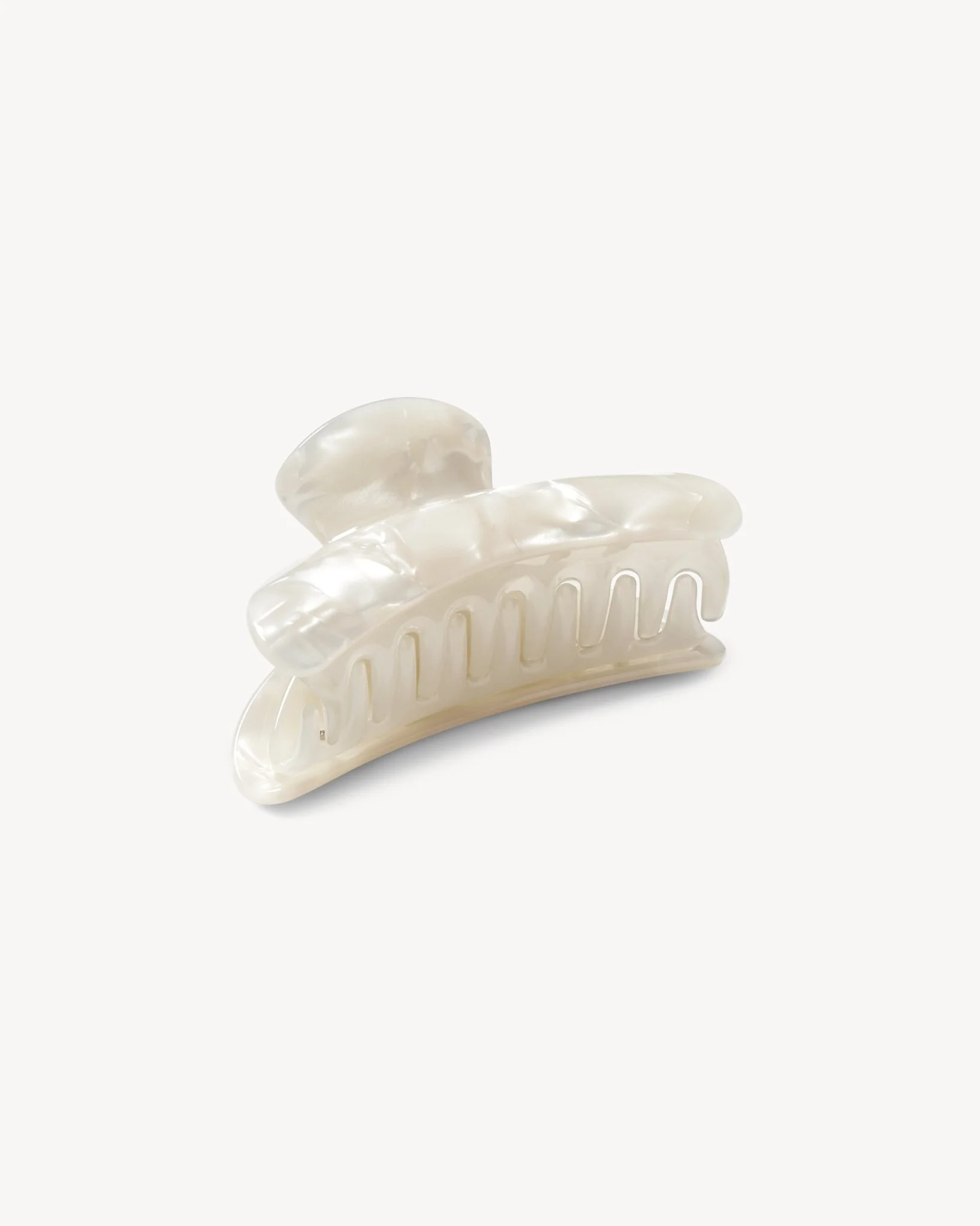 Grande Heirloom Claw in White Shell - Image 3