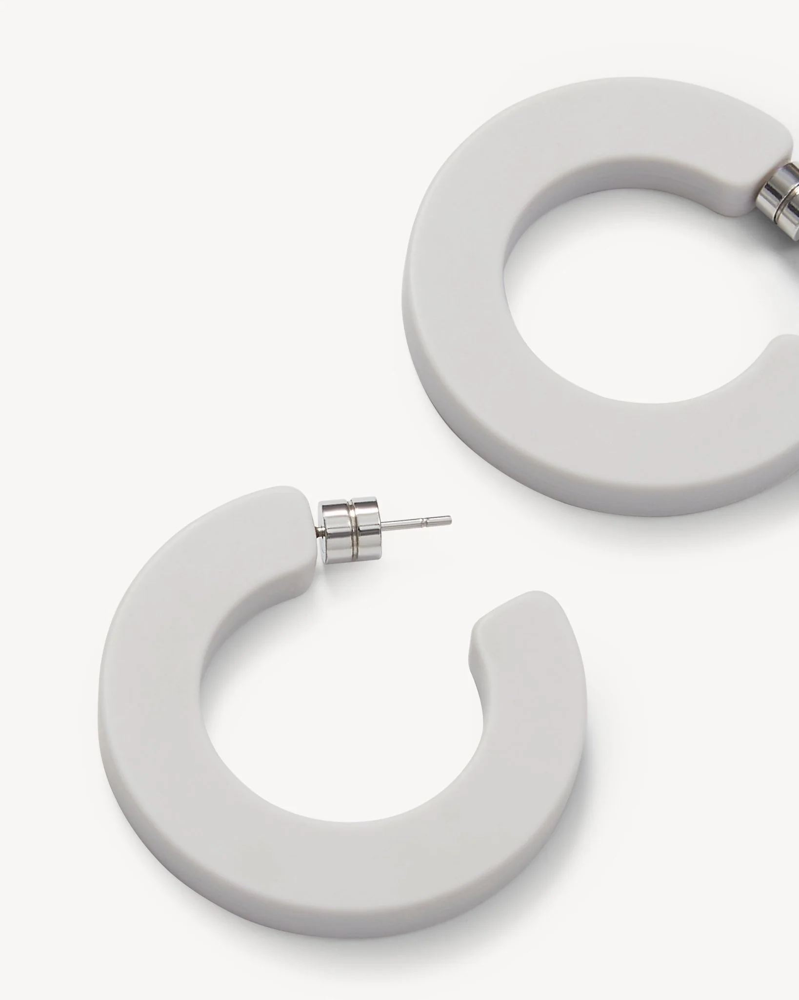 Kate Hoops in Light Grey Matte - Image 3