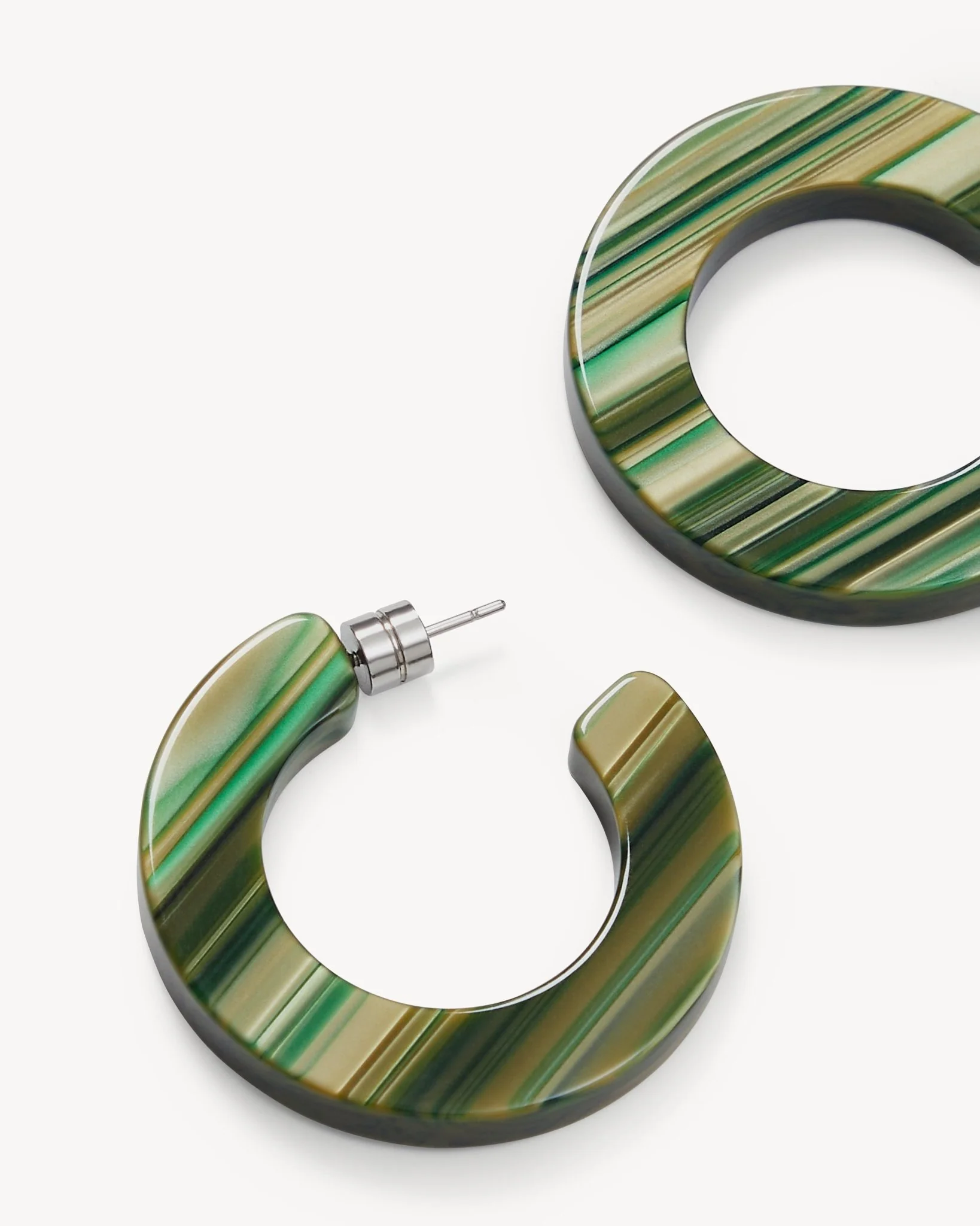 Kate Hoops in Meadow - Image 2