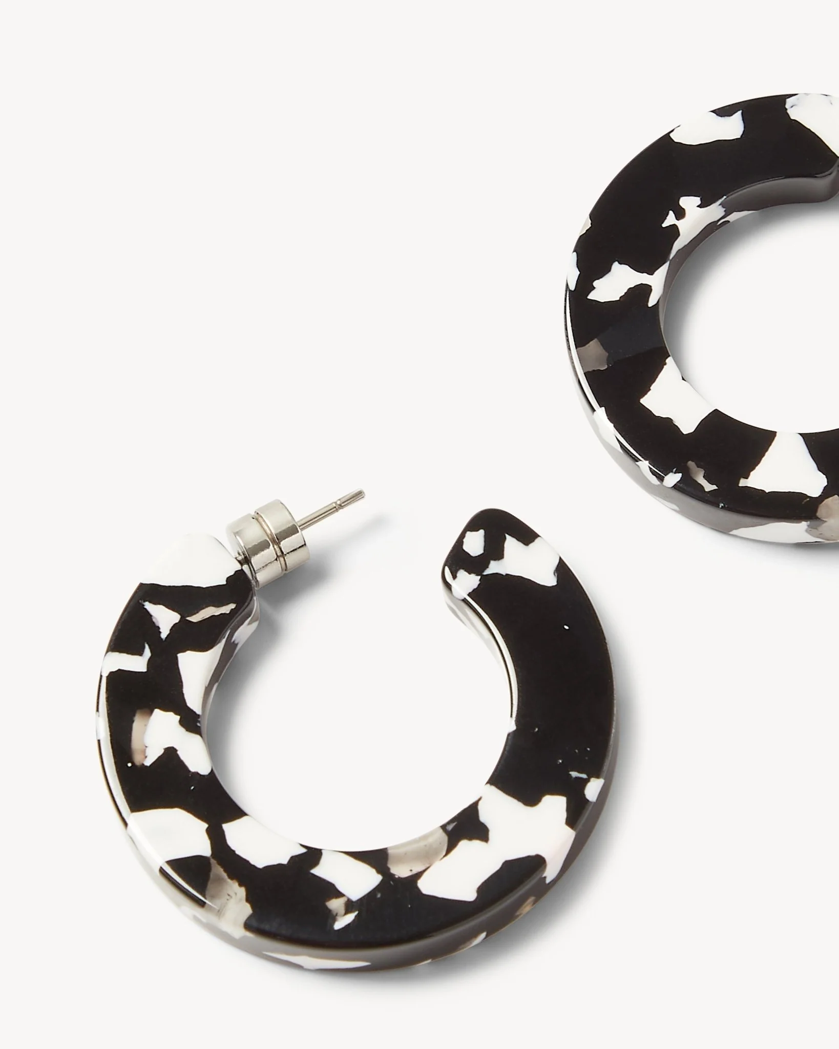 Kate Hoops in Noir - Image 2