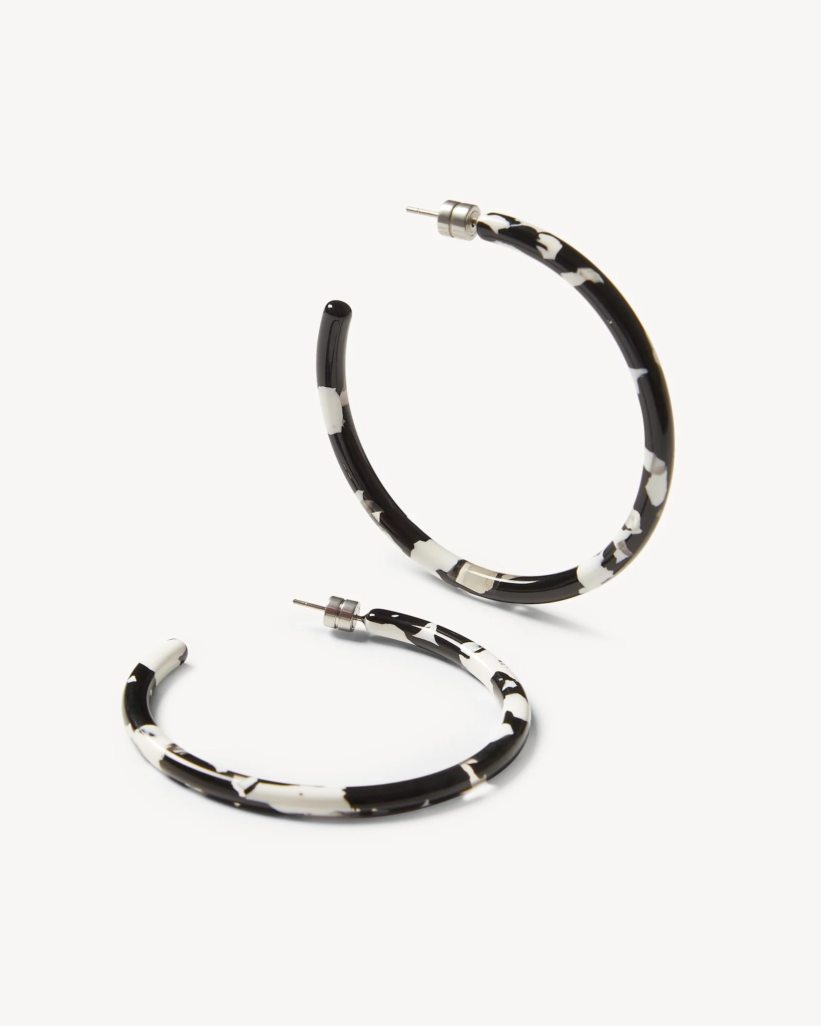 Large Hoops in Noir - Image 4