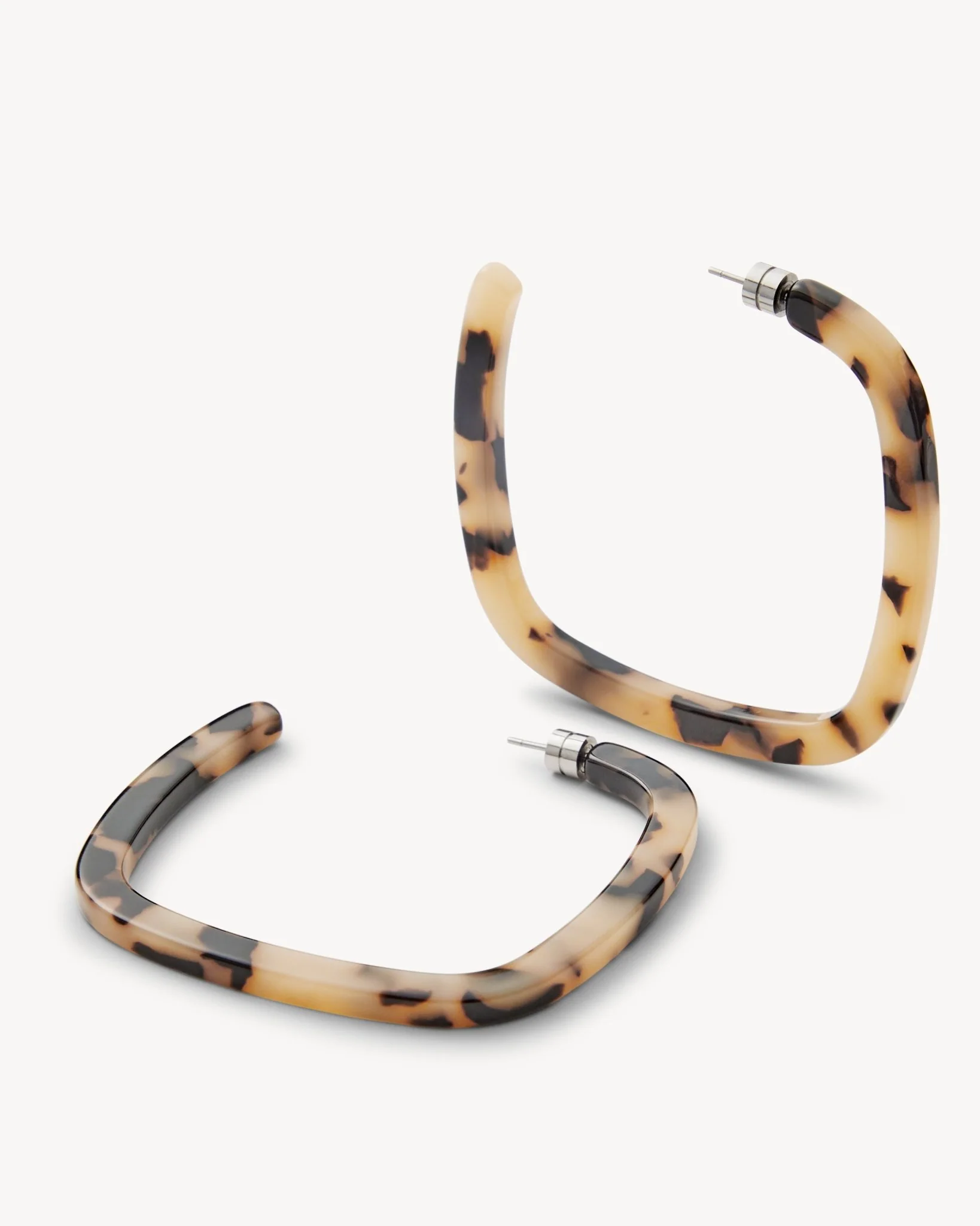 Large Square Hoops in Blonde Tortoise - Image 4