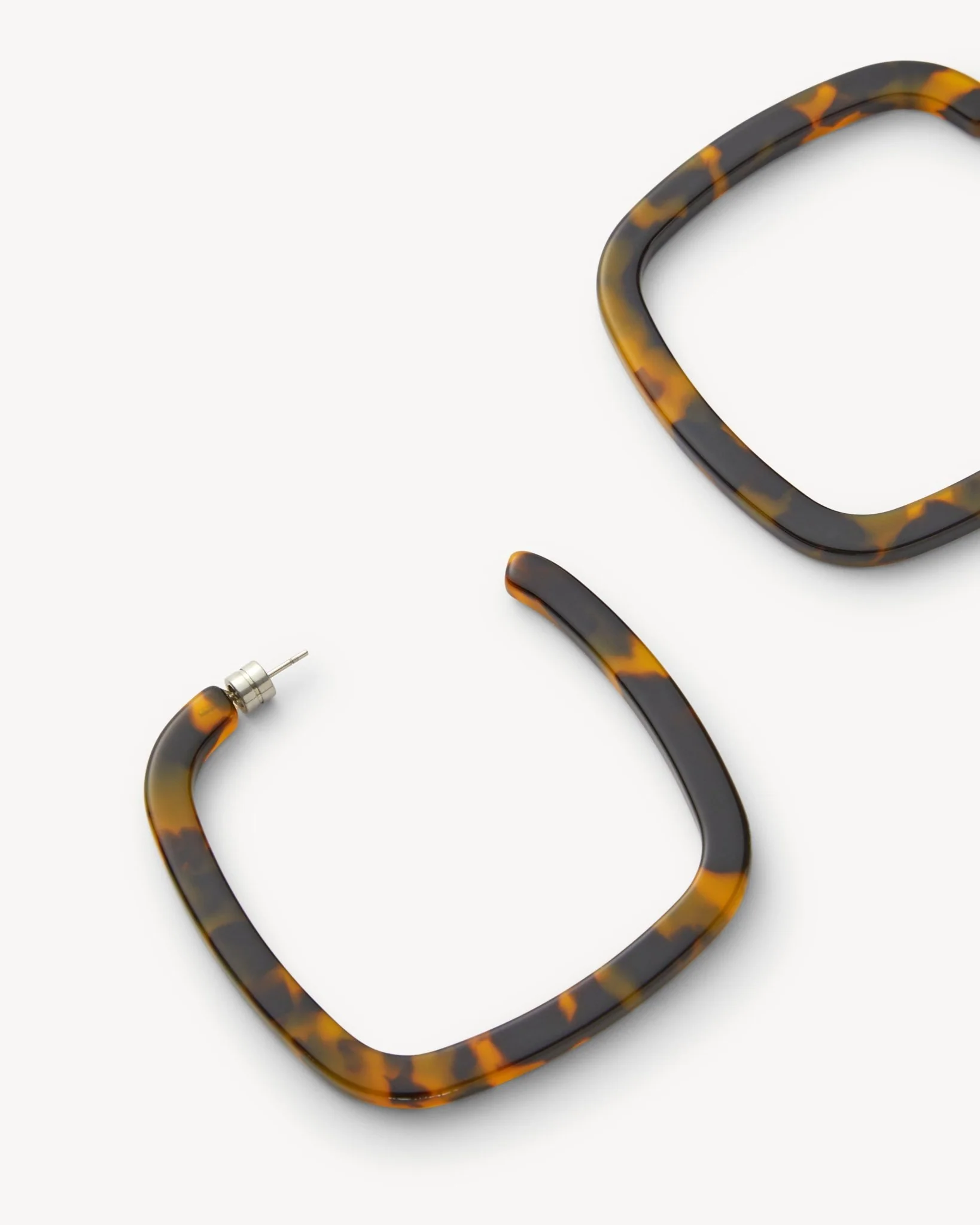 Large Square Hoops in Classic Tortoise - Image 3