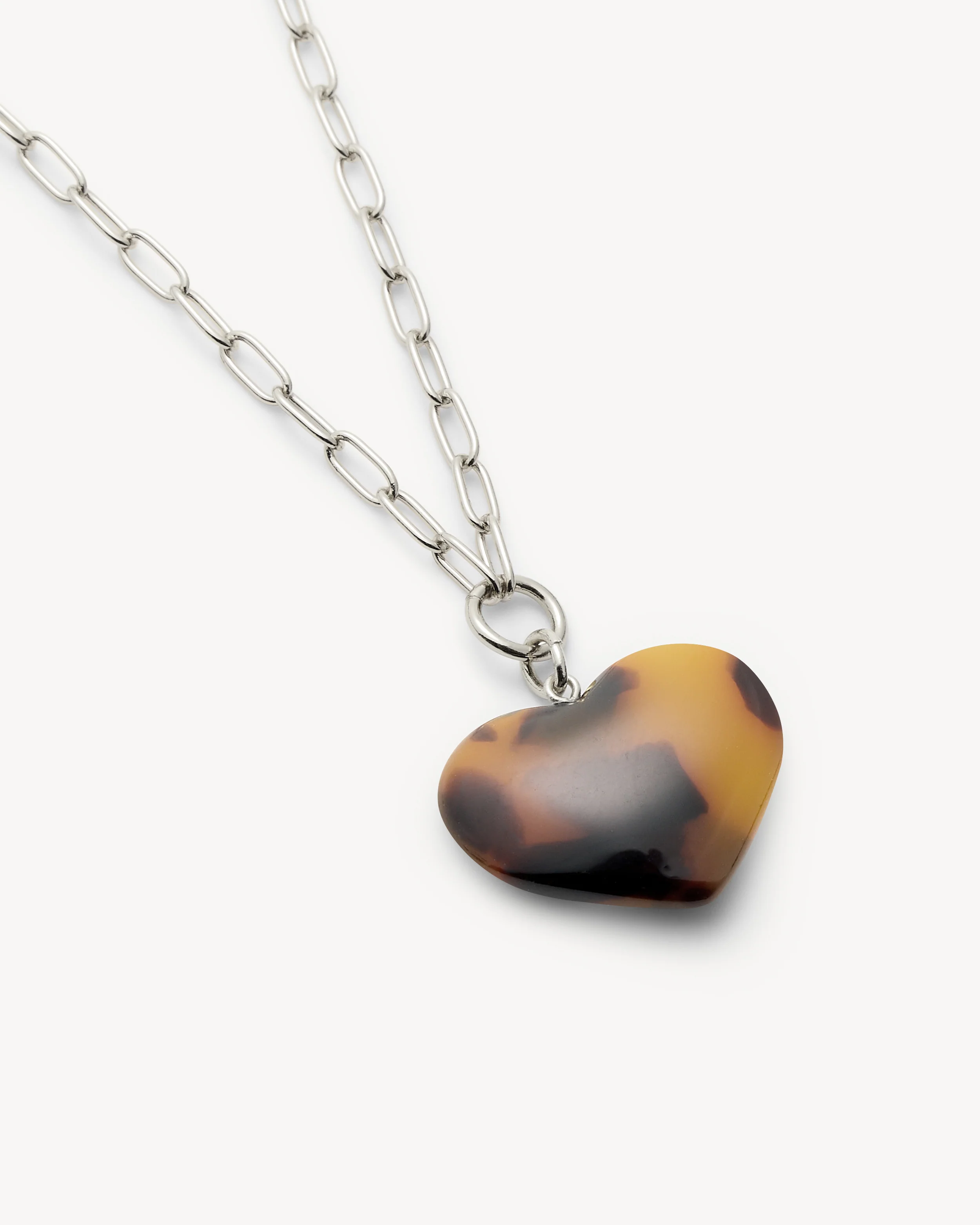 Midi Heart Pendant Necklace in Classic Tortoise - Image 4