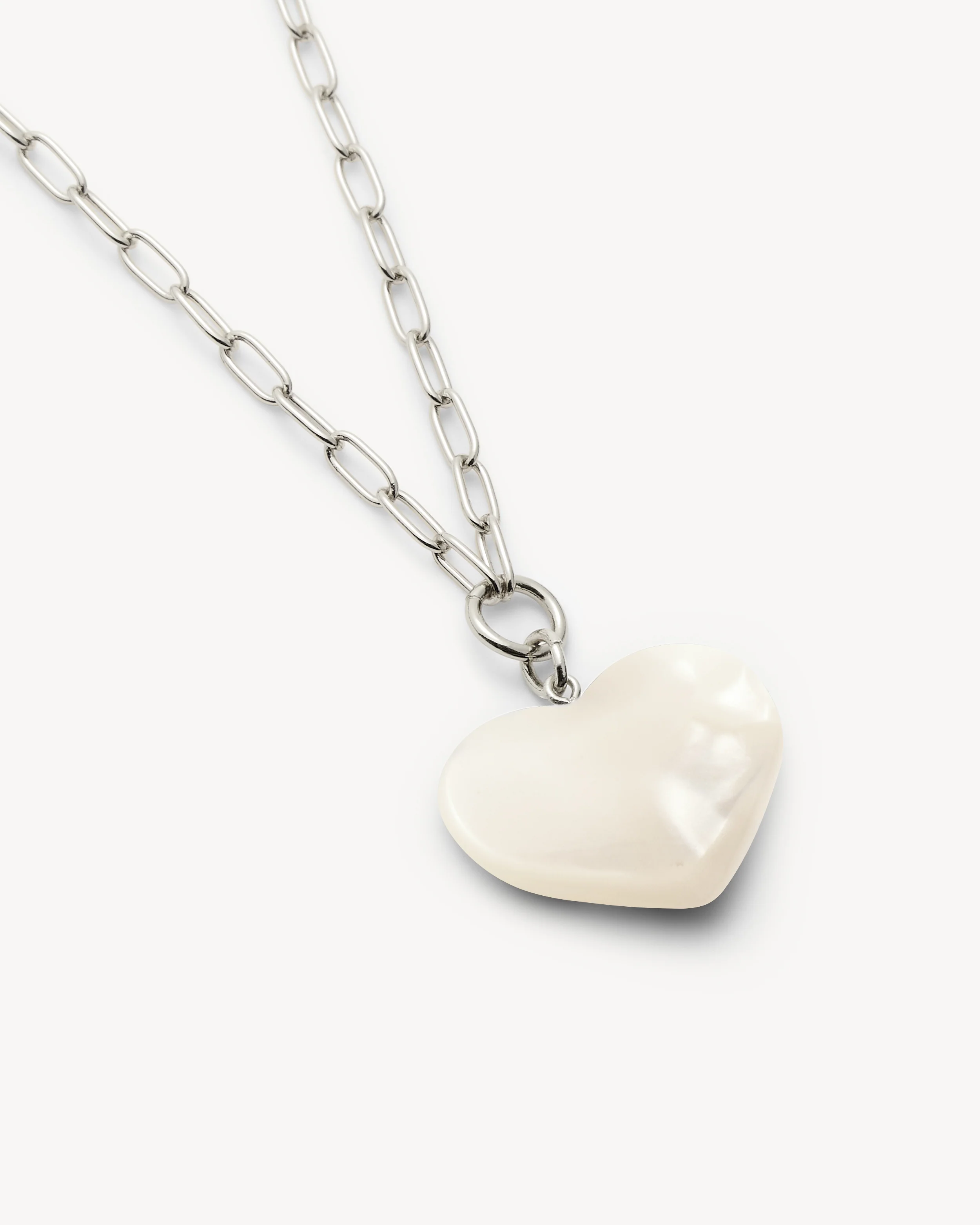Midi Heart Pendant Necklace in White Shell - Image 4