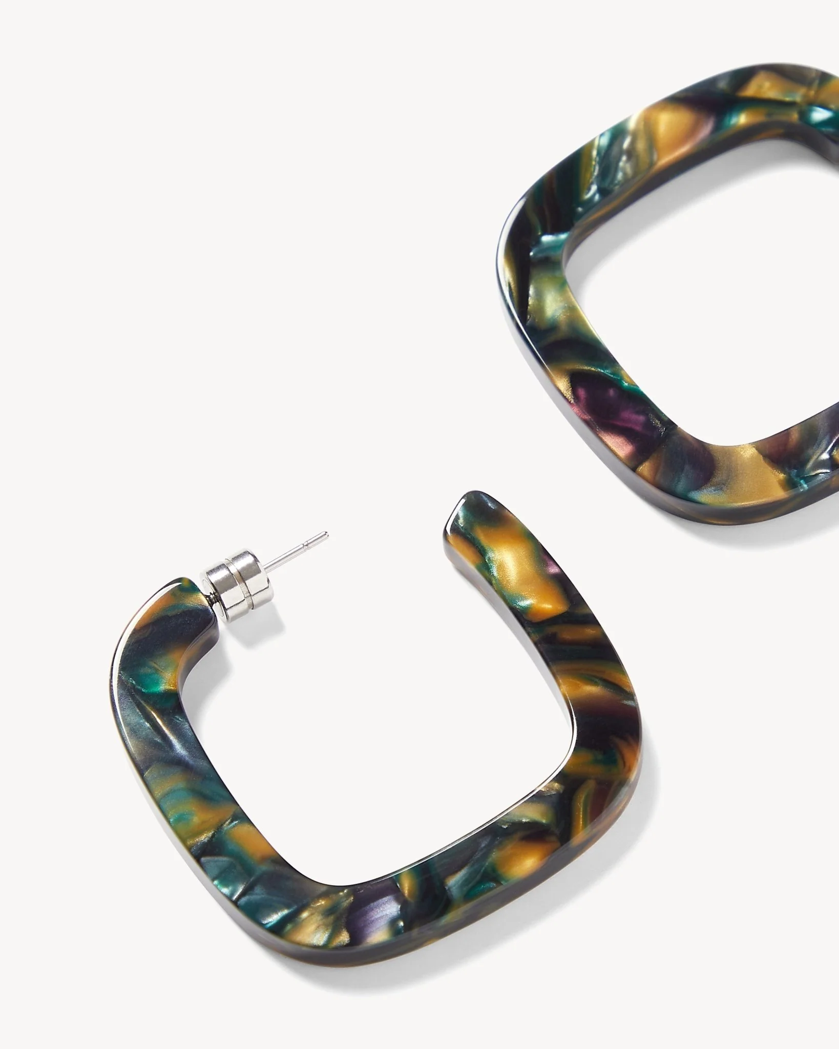 Midi Square Hoops in Green Tortoise - Image 2