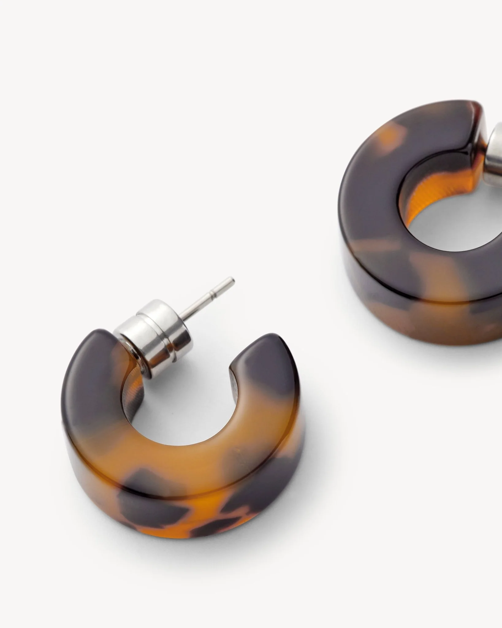 Muse Hoops in Classic Tortoise - Image 3