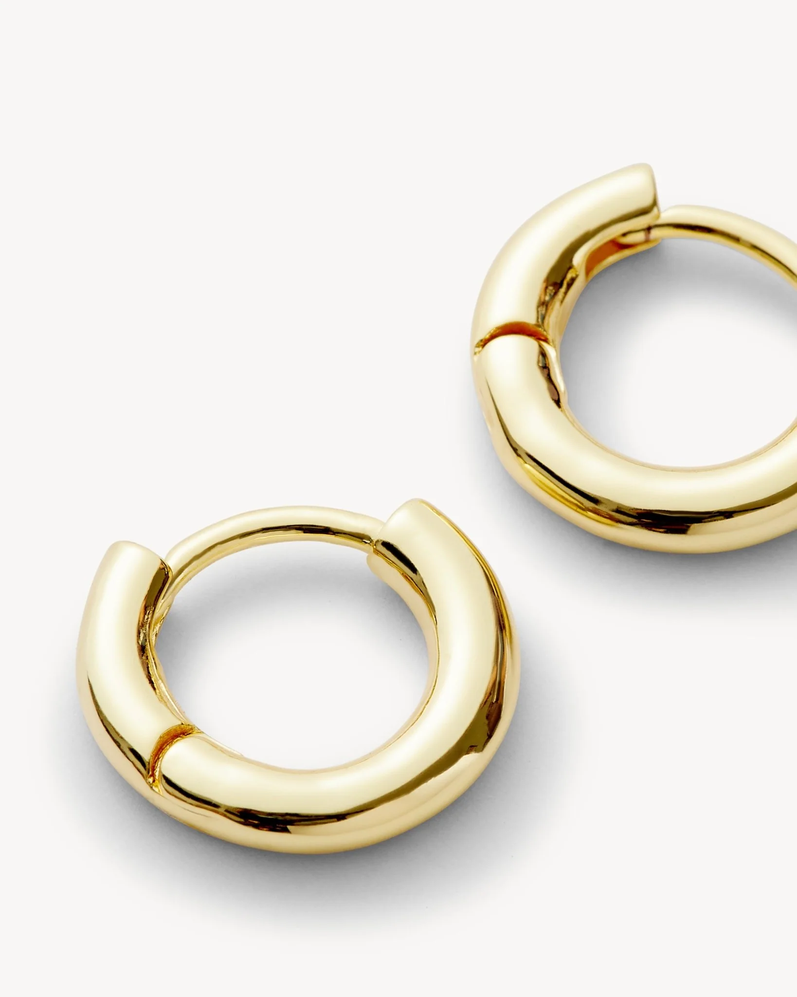 Perfect Huggies in Gold - Image 2