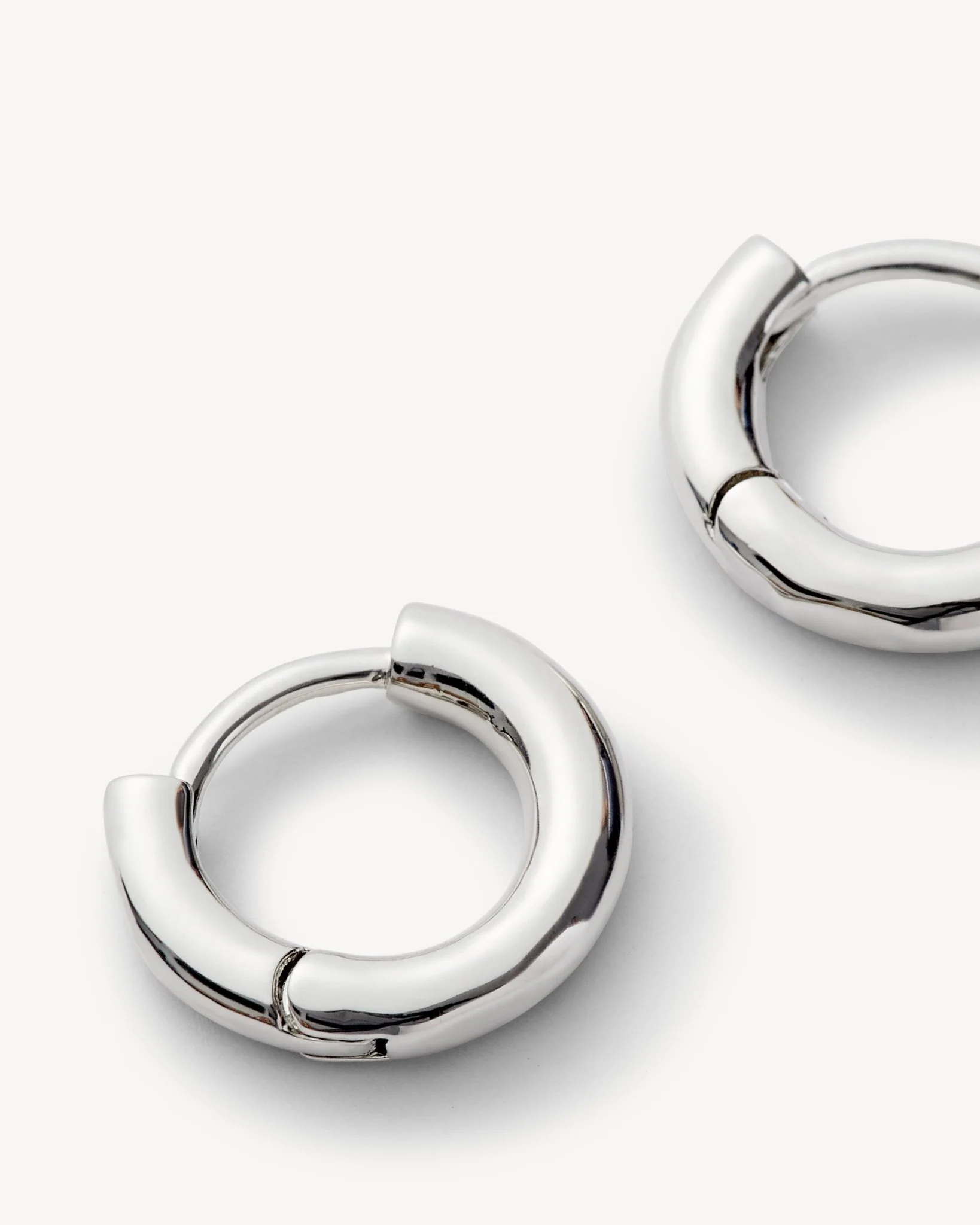 Perfect Huggies in Silver - Image 3