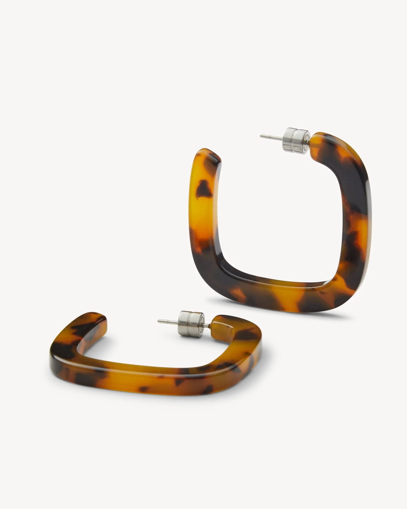 Midi Square Hoops in Classic Tortoise - Image 4
