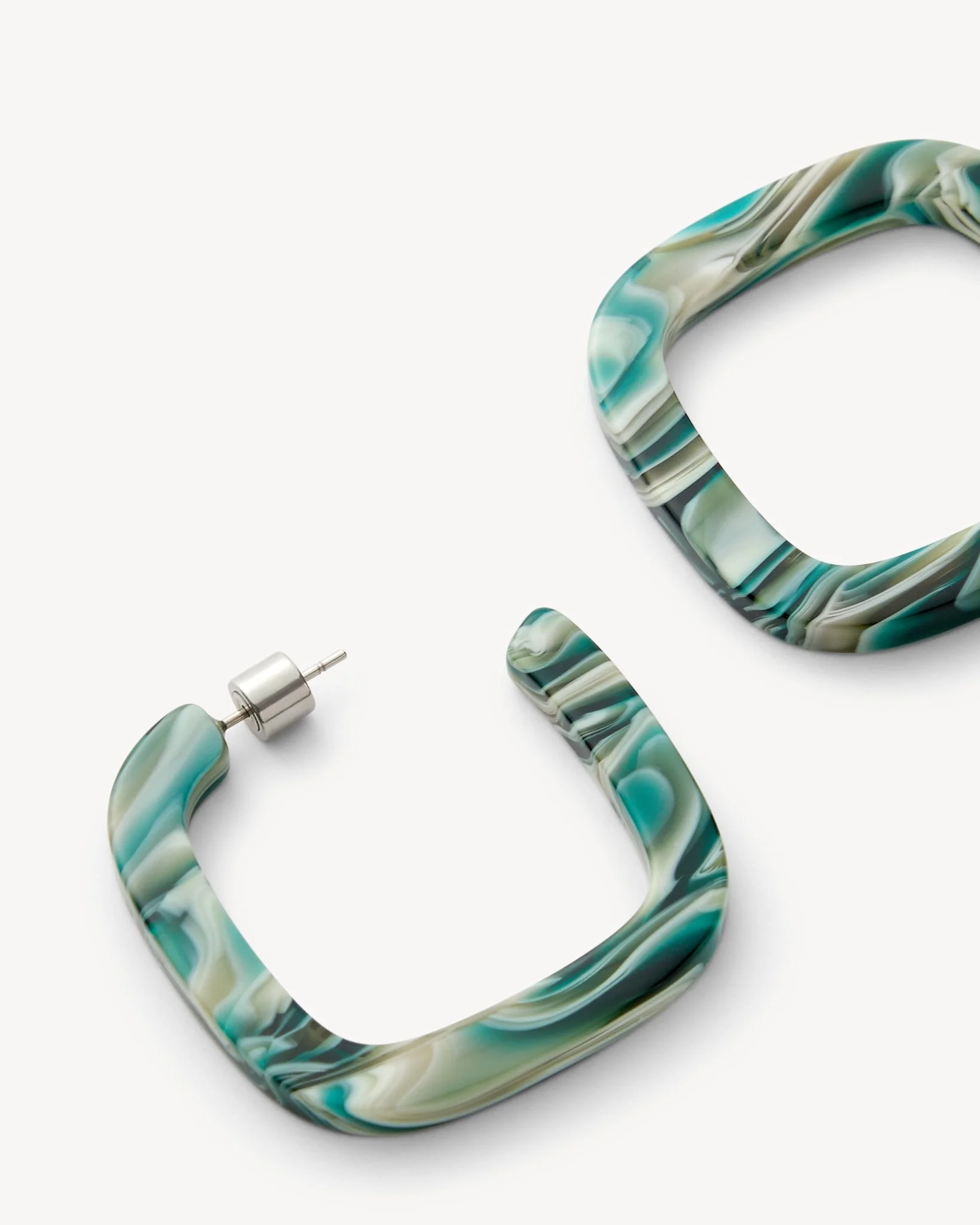 Midi Square Hoops in Stromanthe - Image 2