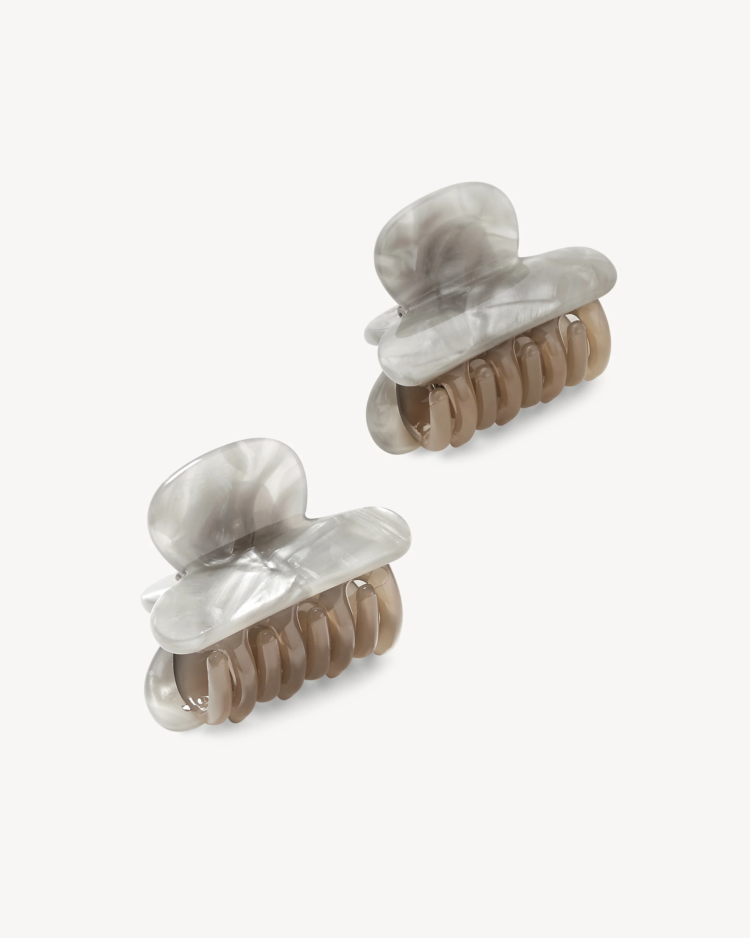 Twin Heirloom Claws in Grey Shell - Image 3