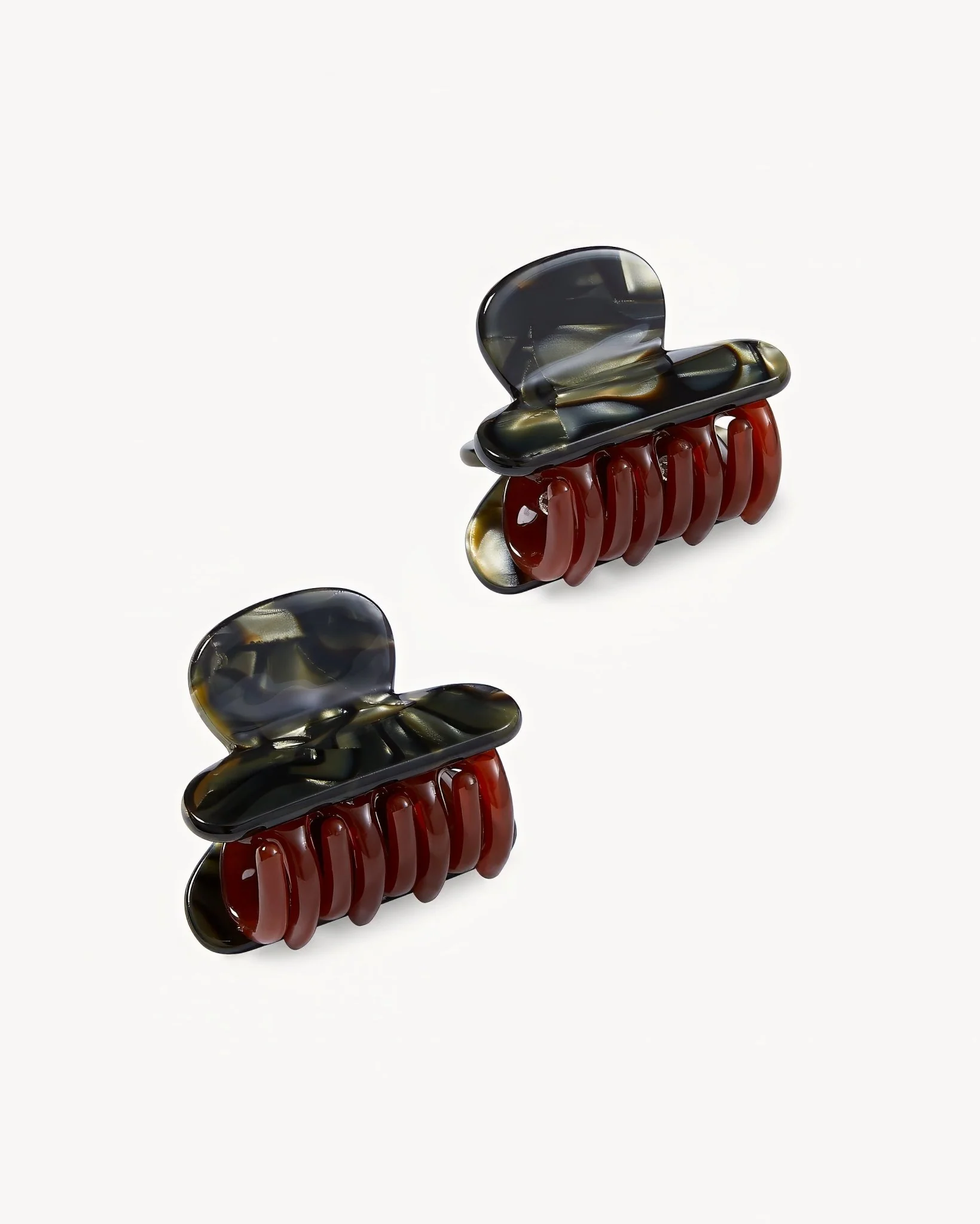 Twin Heirloom Claws in Midnight Horn - Image 3