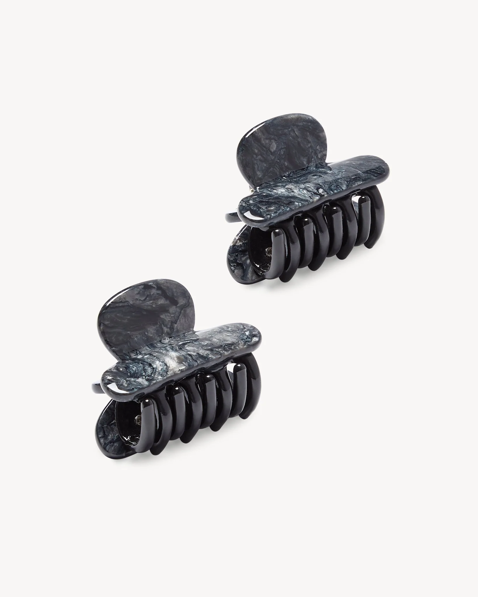 Twin Heirloom Claws in Obsidian - Image 3
