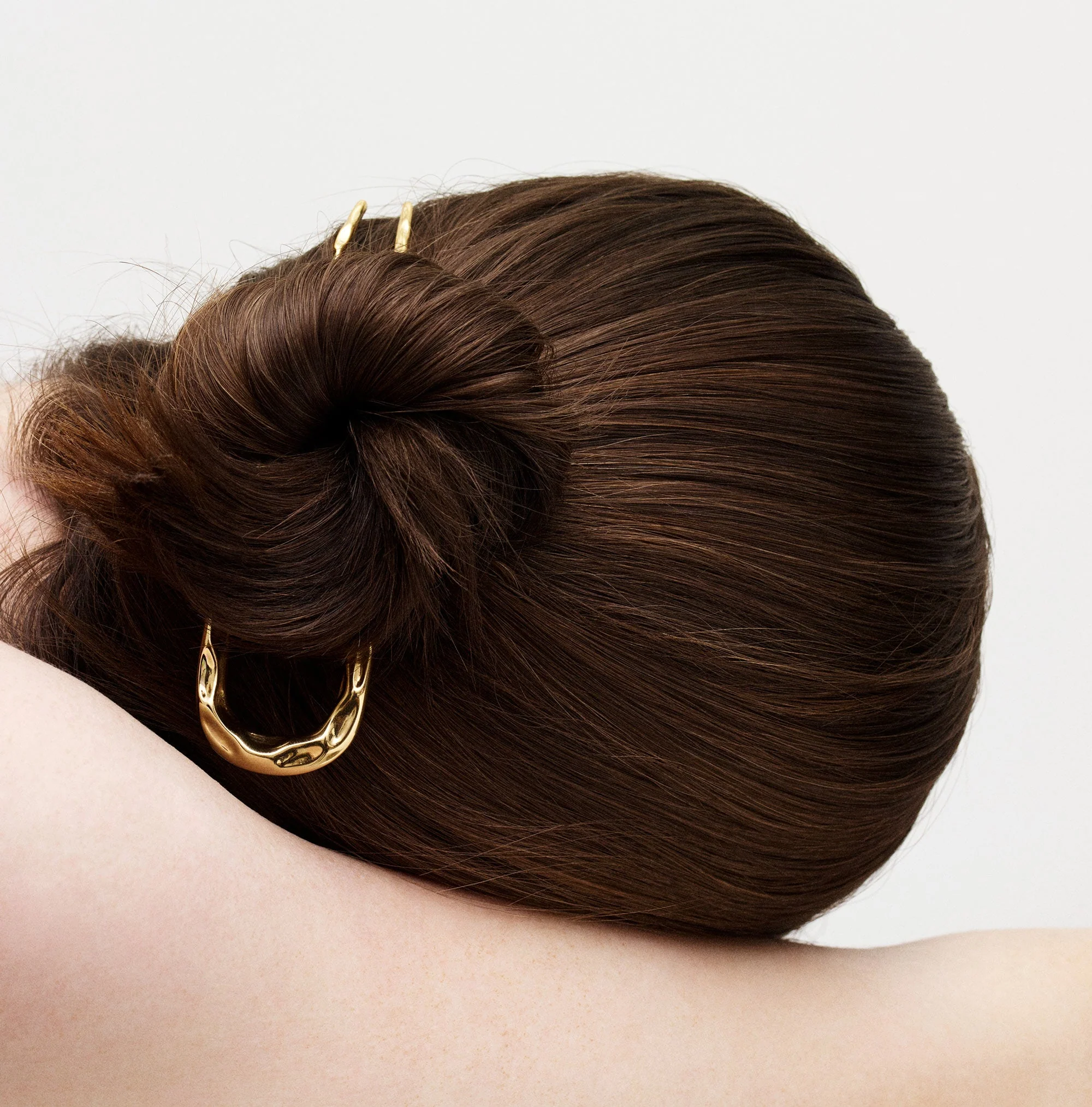 Midi Wavy French Hair Pin in Gold - Image 3